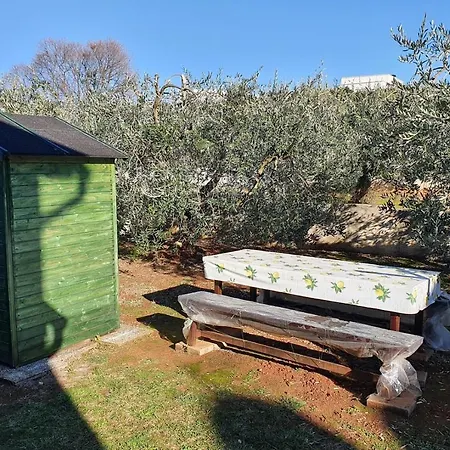 Labinac In Vabriga With Garden Close To Sea