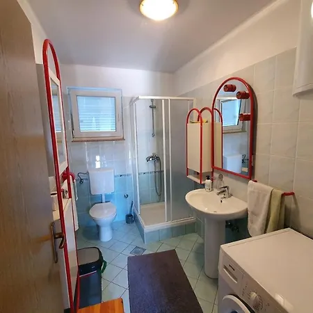 Guest house Labinac In Vabriga With Garden Close To Sea Tar-Vabriga